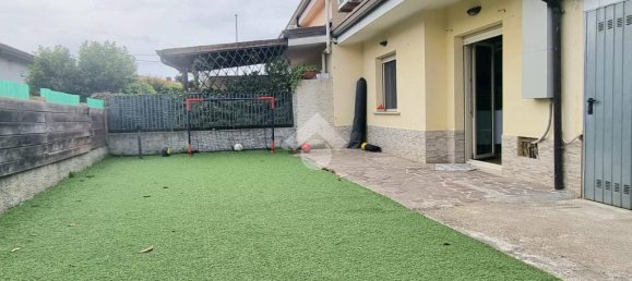 4 Schlafzimmer Villa in Catanzaro, Italy, Nr. 36627 3