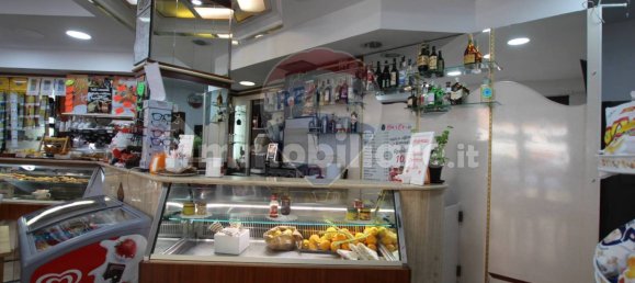 2-Zimmer Gewerbliche Immobilie in Rome, Italy, Nr. 296307 9