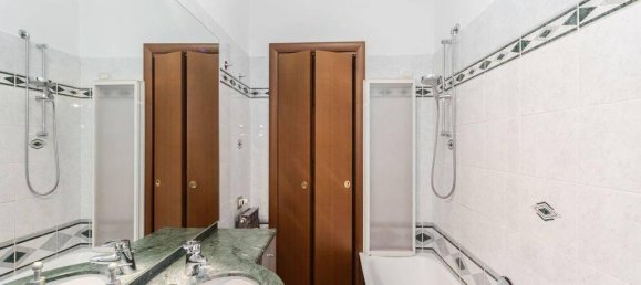 3-salle Appartement à Monza, Italy No. 41392 22