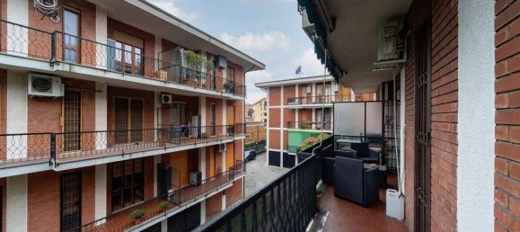 3-salle Appartement à Monza, Italy No. 41392 28