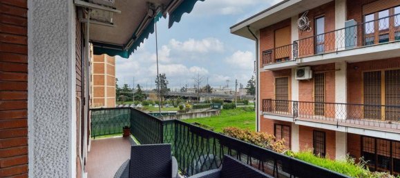 3-salle Appartement à Monza, Italy No. 41392 30