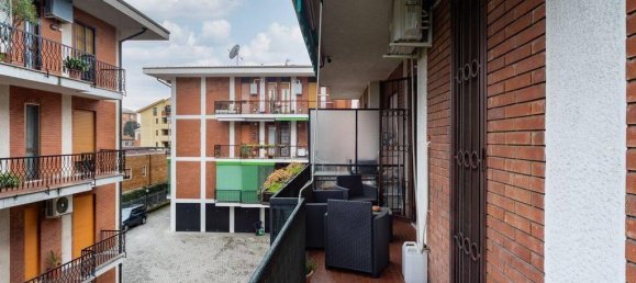 3-salle Appartement à Monza, Italy No. 41392 29