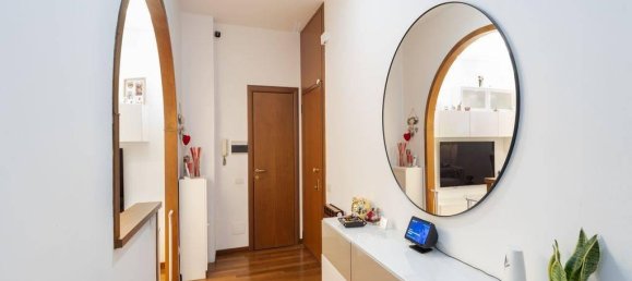 3-salle Appartement à Monza, Italy No. 41392 6