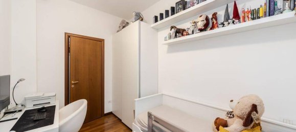 3-salle Appartement à Monza, Italy No. 41392 15