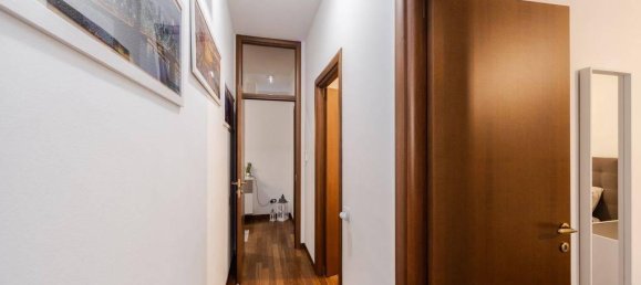 3-salle Appartement à Monza, Italy No. 41392 24