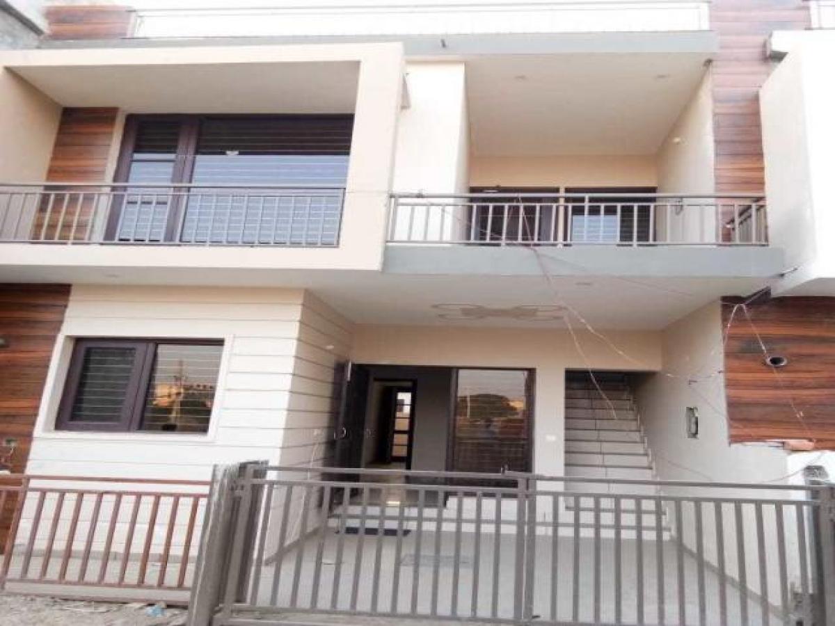 Casa T3 em Mohali, India N.º 15607