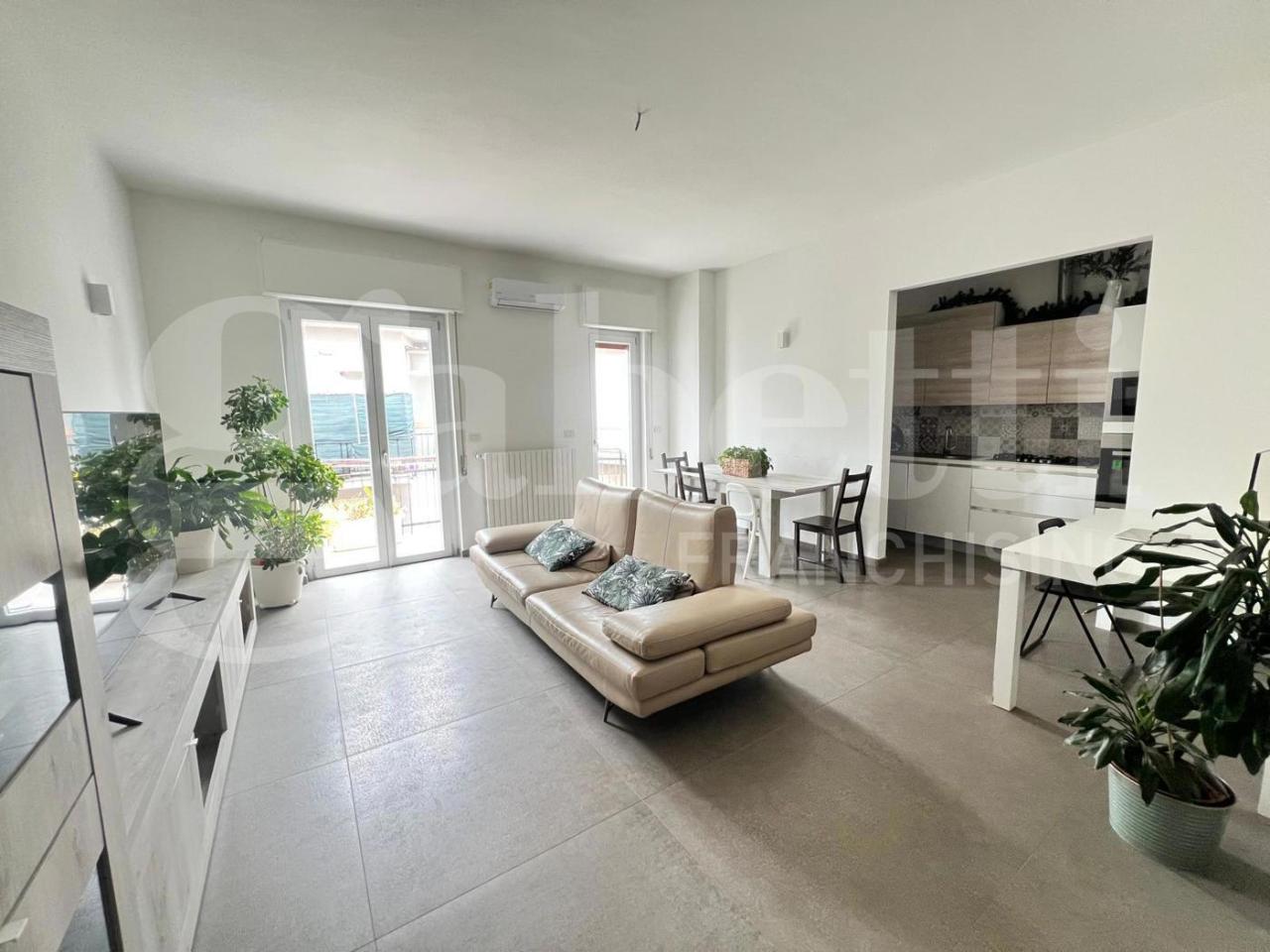 3-Zimmer Wohnung in Trani, Italy, Nr. 36049