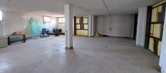 227m² Commercial property in Seriate, Italy No. 380567 9