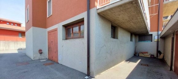 227m² Commercial property in Seriate, Italy No. 380567 8