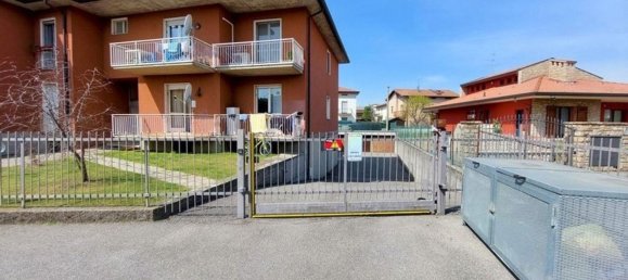 227m² Commercial property in Seriate, Italy No. 380567 5