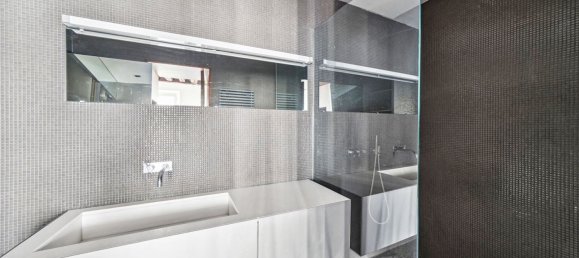 1 bedroom Duplex in Paris, France No. 293251 13