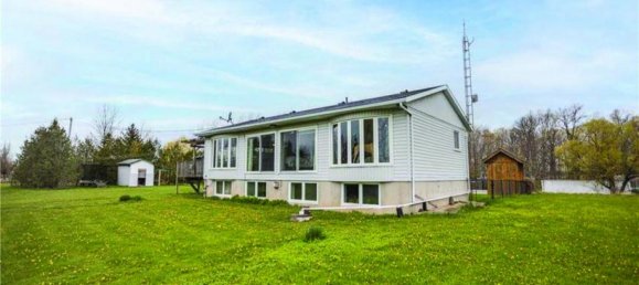 3 bedrooms House in Selkirk, Canada No. 945 3