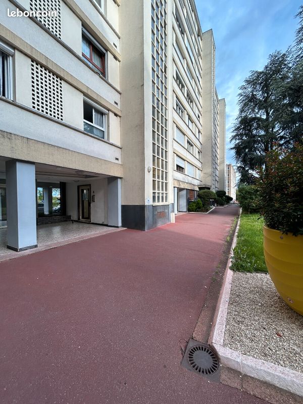 Квартира с 2 спальнями в Орлеан, Франция № 247396