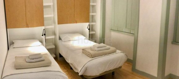 213m² Building in Lisbon, Portugal No. 65371 3