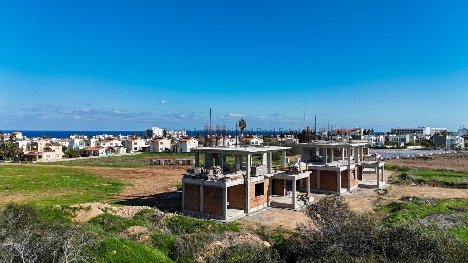 Вилла с 4 спальнями в Протарас, Кипр № 25775