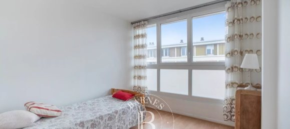 Apartamento de 4 habitaciónes en Pantin, France No. 120378 7