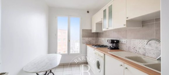 Apartamento de 4 habitaciónes en Pantin, France No. 120378 5
