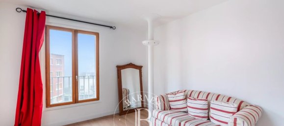 Apartamento de 4 habitaciónes en Pantin, France No. 120378 2