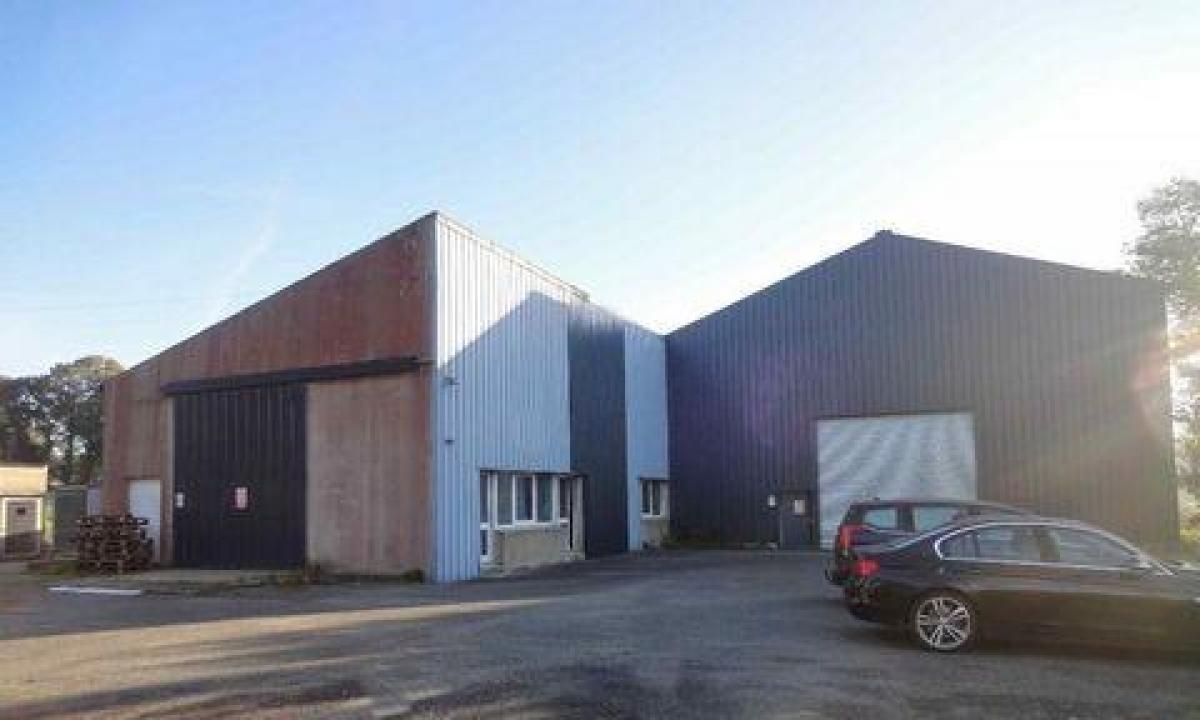 Oficina en Guemene-sur-Scorff, France 1000 m² No. 19276