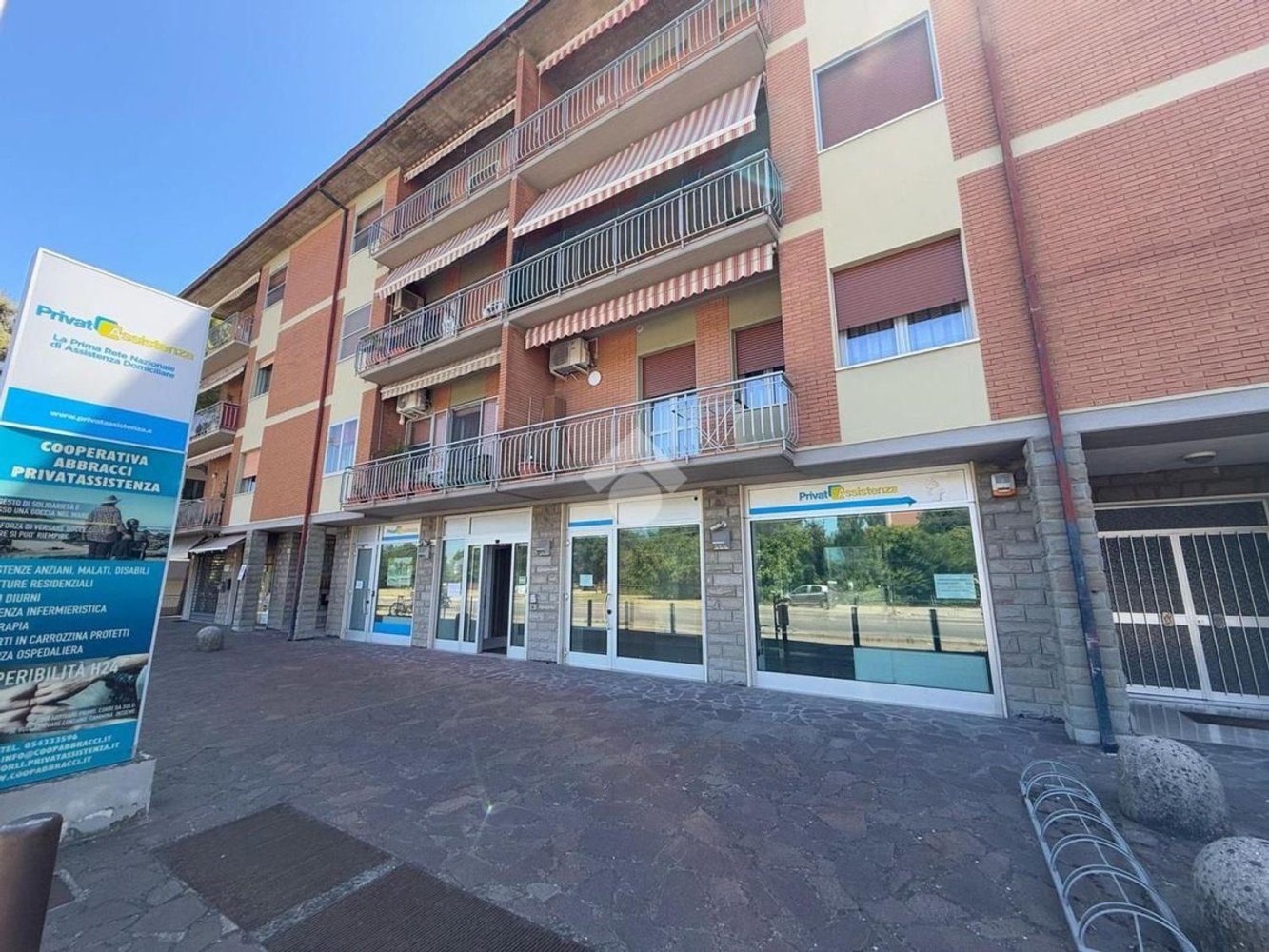Oficina en Forlì, Italy 150 m² No. 298258