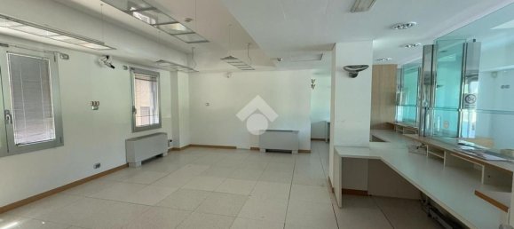 Oficina en Forlì, Italy 150 m² No. 298258 3