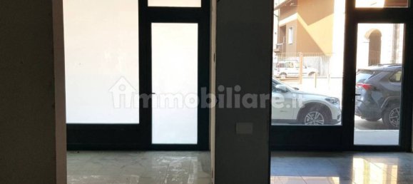 Imóvel comercial de 1 divisão em Varese, Italy N.º 75398 3