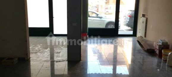 Imóvel comercial de 1 divisão em Varese, Italy N.º 75398 6