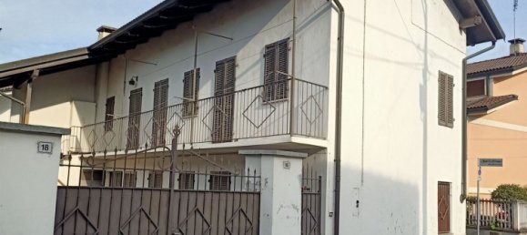 6 rooms House in Villafranca Piemonte, Italy No. 276266 2