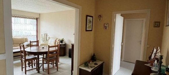 2 bedrooms Apartment in Le Pecq, France No. 119964 2