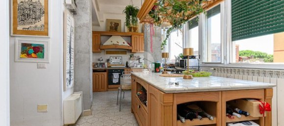 5 rooms Apartment in Rome, Italy No. 269304 17