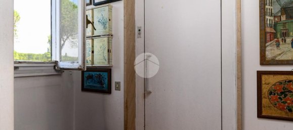 5 rooms Apartment in Rome, Italy No. 269304 3