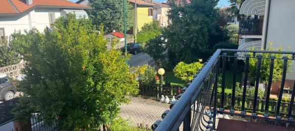 4 bedrooms House in Venice, Italy No. 335233 8