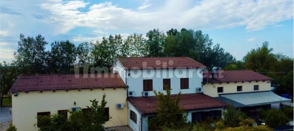 5غرفة منزل في Novi di Modena, Italy رقم 61155 5