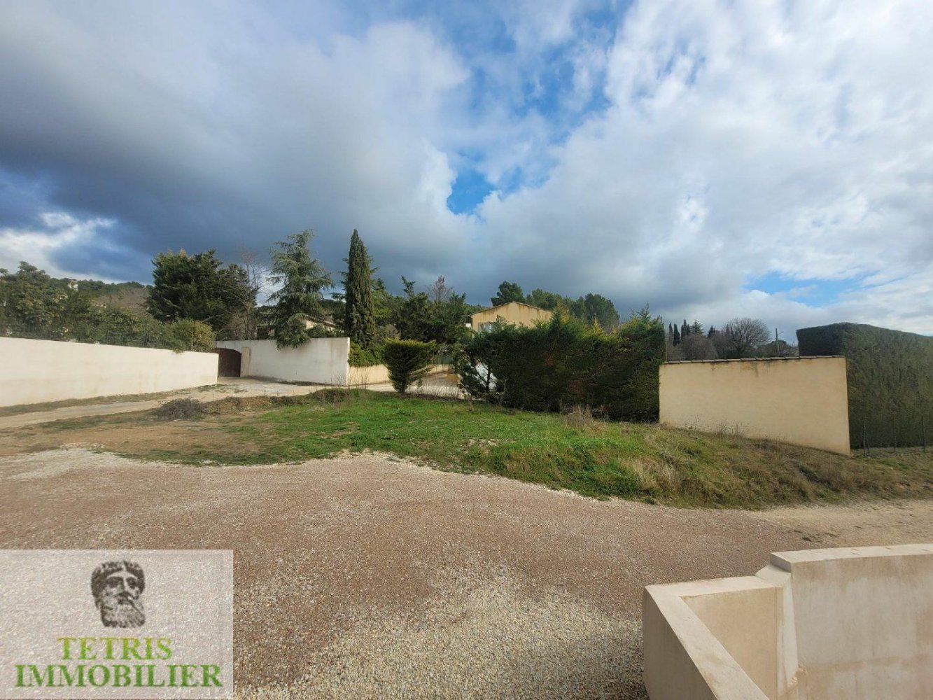 3 غرف نوم قطعة أرض في Villelaure, France رقم 286808