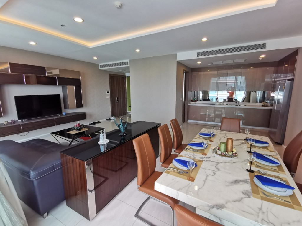 3 bedrooms Condo in Bangkok, Thailand No. 6614