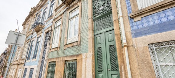 4 bedrooms Villa in Porto, Portugal No. 22938 6