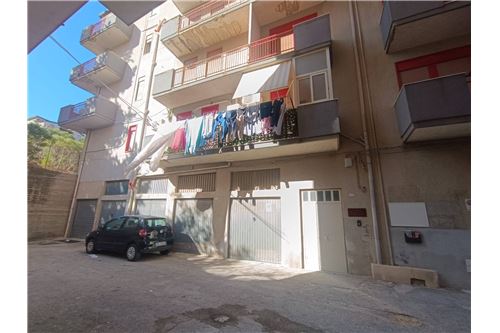 3 bedrooms Apartment in Favara, Italy No. 298581