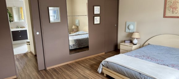 5 bedrooms House in Varetz, France No. 349651 9