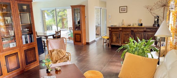 5 bedrooms House in Varetz, France No. 349651 6