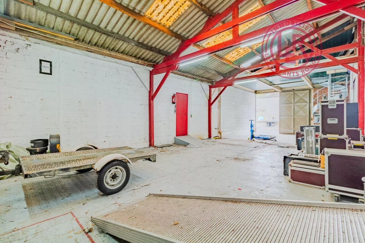 Gewerbliche Immobilie in Pantin, France 305m², Nr. 114792