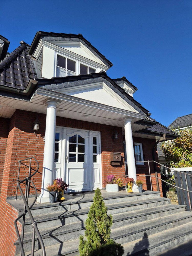 6-Zimmer Haus in Pinneberg, Germany, Nr. 320865