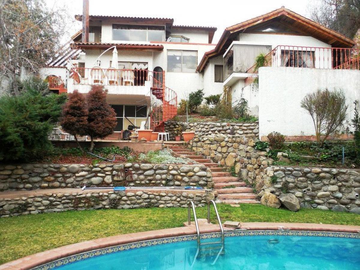 4 bedrooms House in Santiago, Chile No. 4324