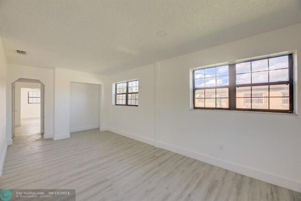 Дом с 4 спальнями в Флорида-Сити, США № 429604