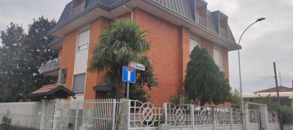 3 bedrooms Apartment in Cerro Maggiore, Italy No. 15344 4