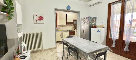 5-Zimmer Wohnung in Pistoia, Italy, Nr. 225375 2