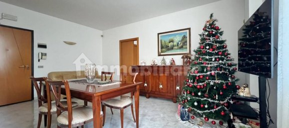 Apartamento de 2 dormitorios en Gioia del Colle, Italy No. 126481 4