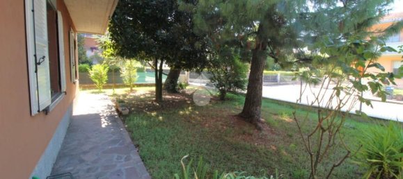 7-Zimmer Villa in Bagnolo in Piano, Italy, Nr. 289725 48