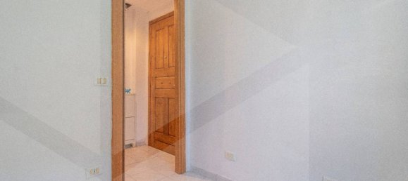2 rooms Apartment in Ciampino, Italy No. 21452 10