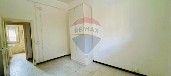 3 rooms Apartment in Savona, Italy No. 158914 8