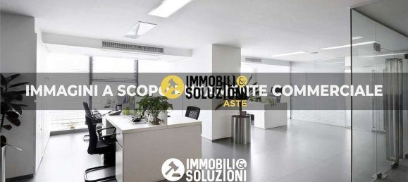 5 rooms Warehouse in Novara, Italy No. 49834 5